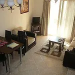 Royal Heights Hotel *