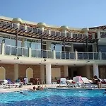 Royal Heights Hotel *