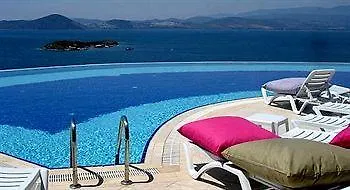 Royal Heights Otel *